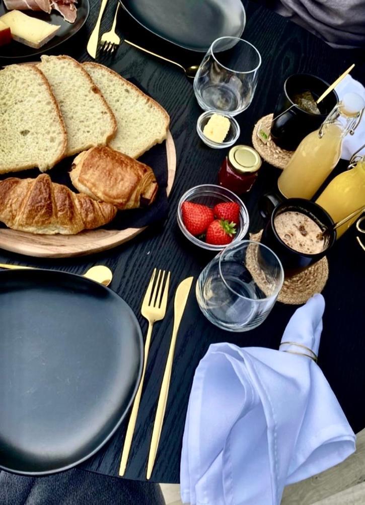 La Bulle Du Bon'Heure Hotel Somme-Leuze ภายนอก รูปภาพ